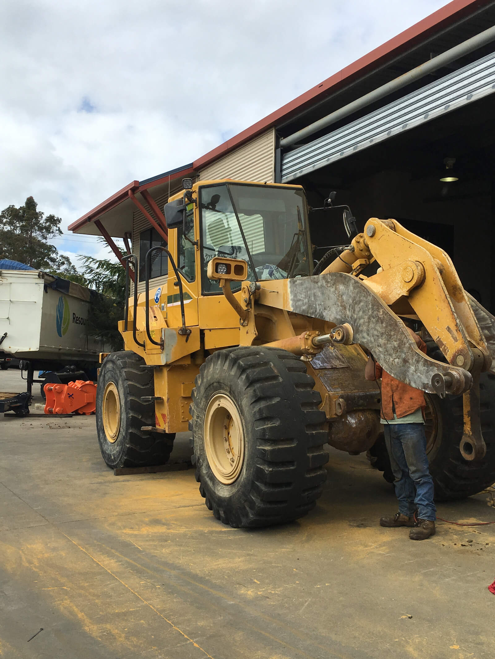 Earthmoving Equipment Refurbishments Before